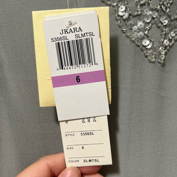 J Kara women’s formal dress - Size 6 - Picture 4 of 13